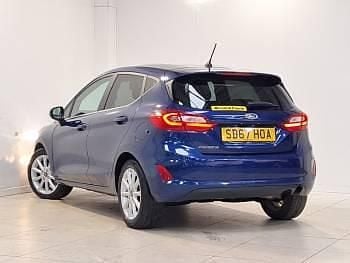 Usado Ford Fiesta Titanium 100 HP (73 kW) 2018 Azul Citadino