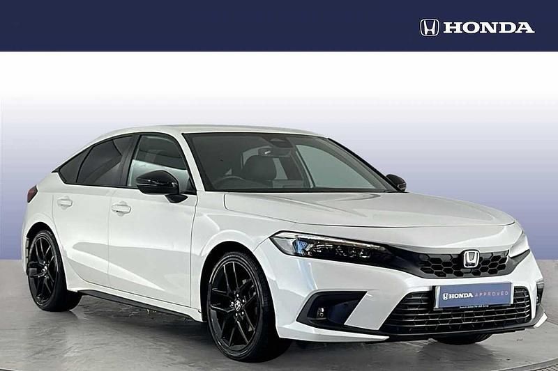 Platinum white Used 2022 Honda Civic Hybrid Hatchback | £22,595 (Fair price) - Image 1/4