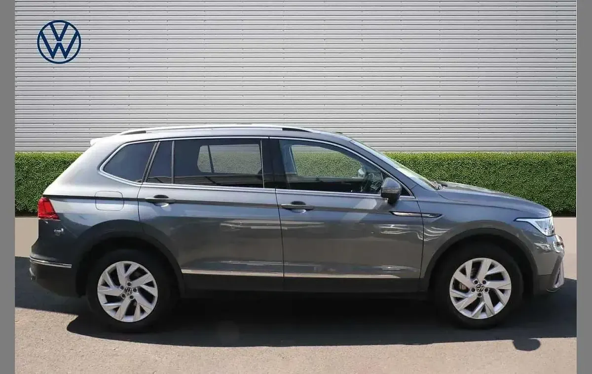 Used VW Tiguan Allspace Life 147 HP (108 kW) 2023 Grey SUV