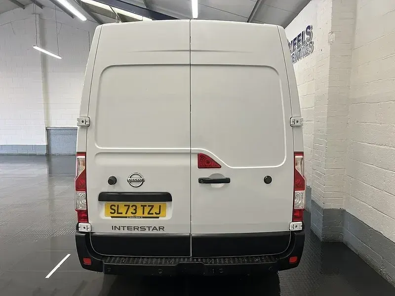 Używany Nissan Interstar Acenta 135 KM (99 kW) 2023 Biały Van