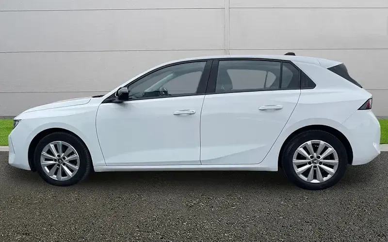 Używany Vauxhall Astra Design Edition 131 KM (96 kW) 2025 Hatchback