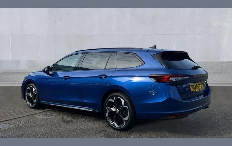 New Skoda Superb SportLine 147 HP (108 kW) 2026 Blue Estate