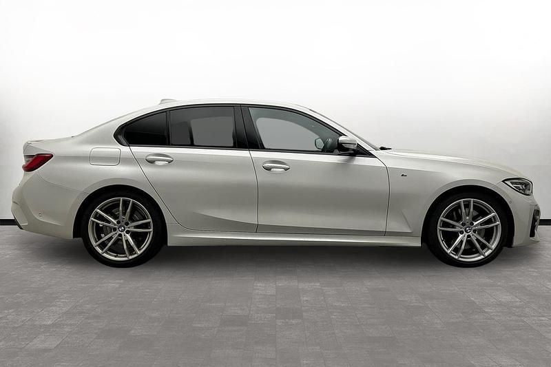 Begagnad BMW 320 M Sport 187 HK (137 kW) 2020 Vit