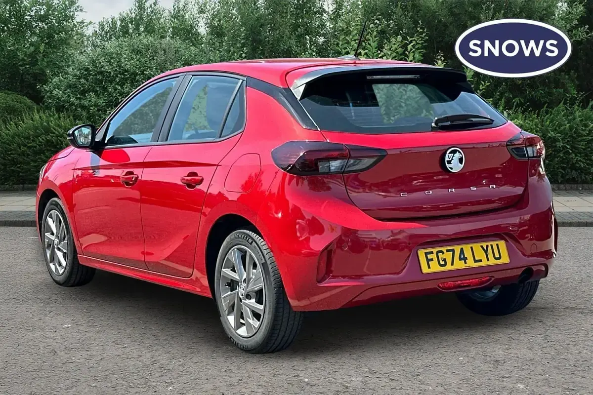 Usado Vauxhall Corsa Design Edition 75 CV (55 kW) 2024 Rojo Utilitario