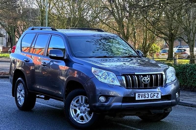 Used Toyota Land Cruiser 190 HP (139 kW) 2013