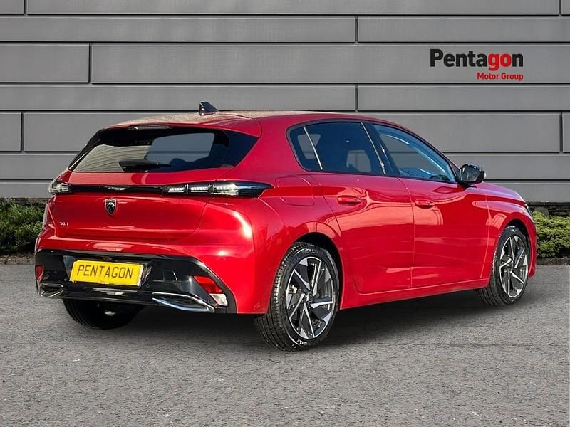 Used Peugeot 308 Allure Premium 130 HP (95 kW) 2024 Red Hatchback