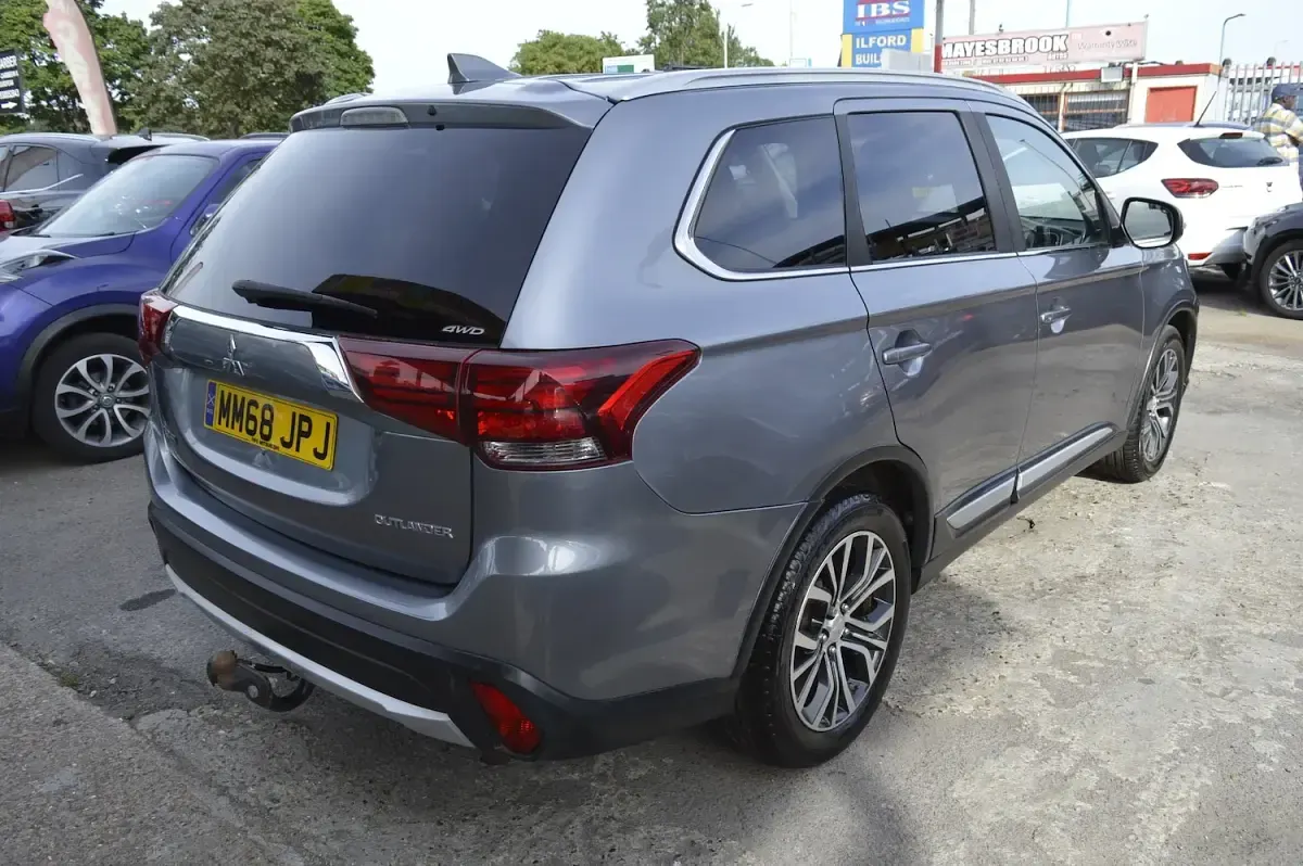 Used Mitsubishi Outlander 147 HP (108 kW) 2018 Grey SUV