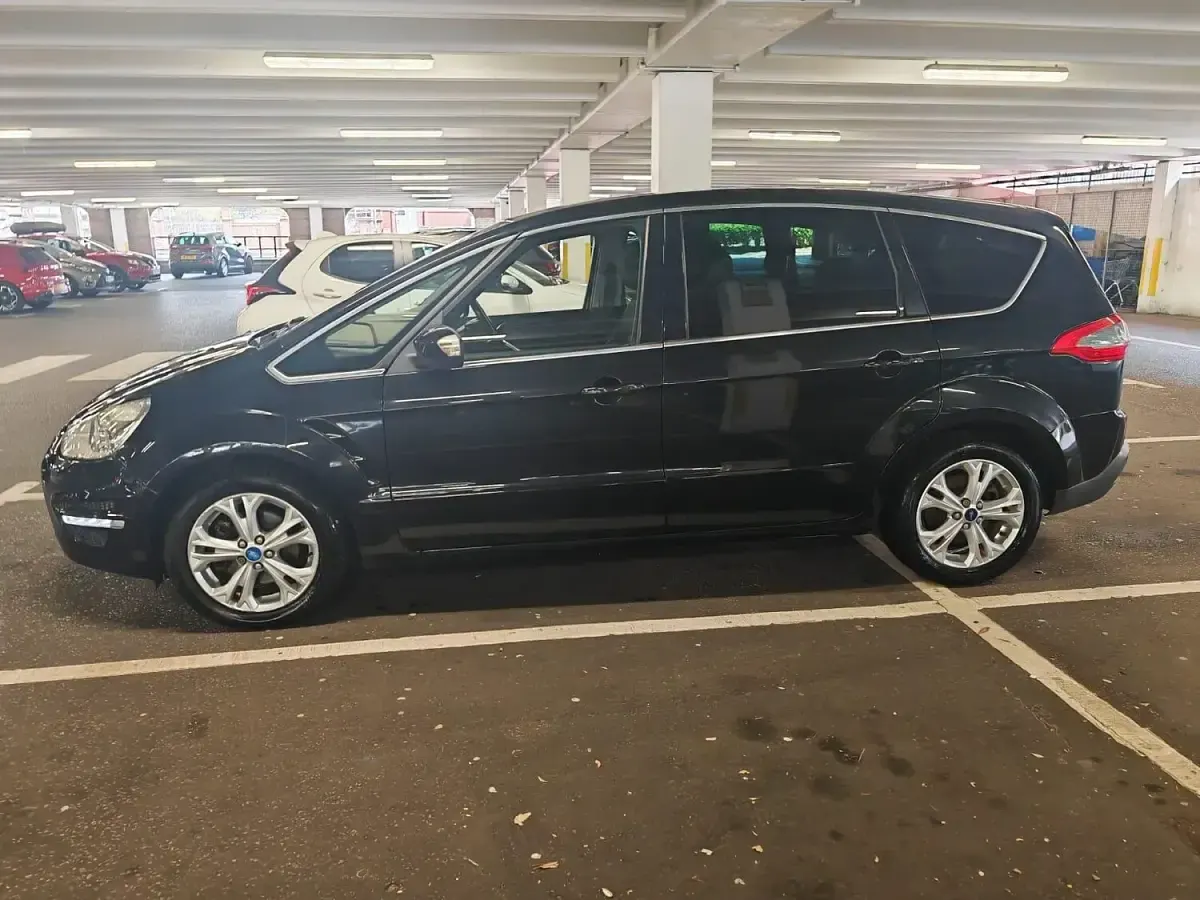 Used Ford S-MAX Titanium 157 HP (115 kW) 2012 Black MPV