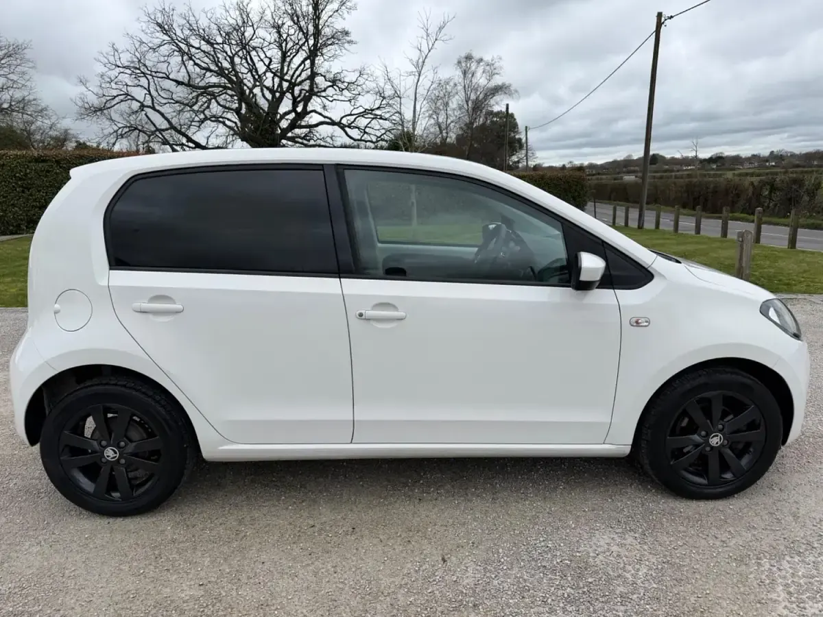 Gebraucht Skoda Citigo Colour Edition 75 PS (55 kW) 2015 Weiß Kleinwagen