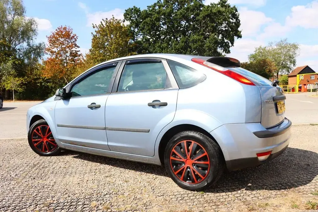Used Ford Focus 123 HP (90 kW) 2006 Blue Hatchback