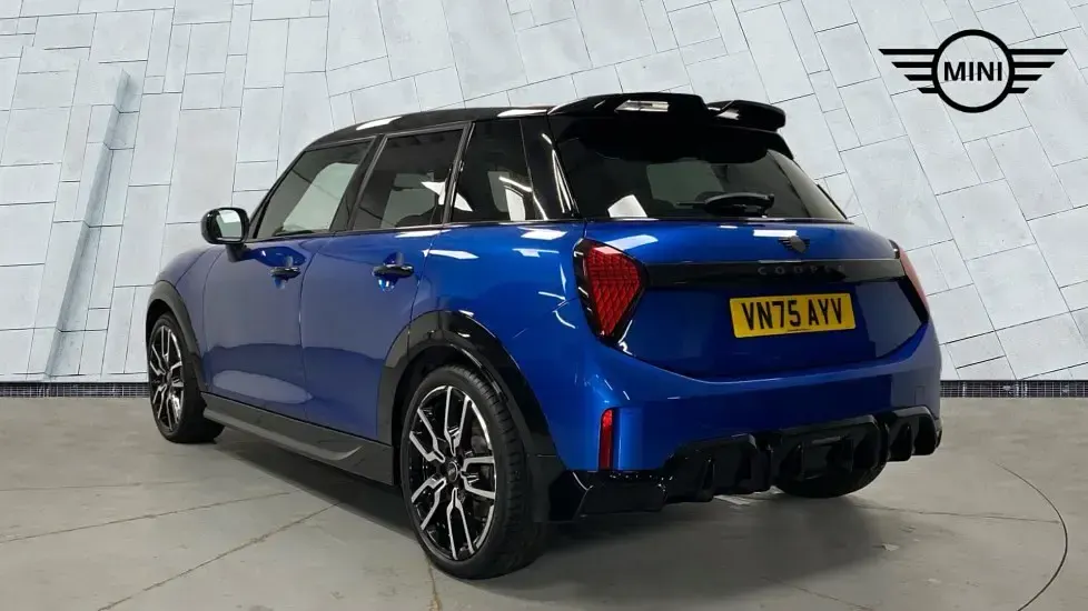 Used Mini Cooper Hatch 113 kW (154 HP) 2025 Blue Hatchback