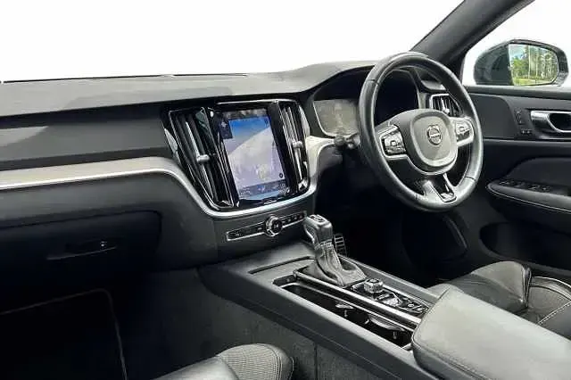 Used Volvo S60 R-Design 247 HP (181 kW) 2019 Grey Sedan