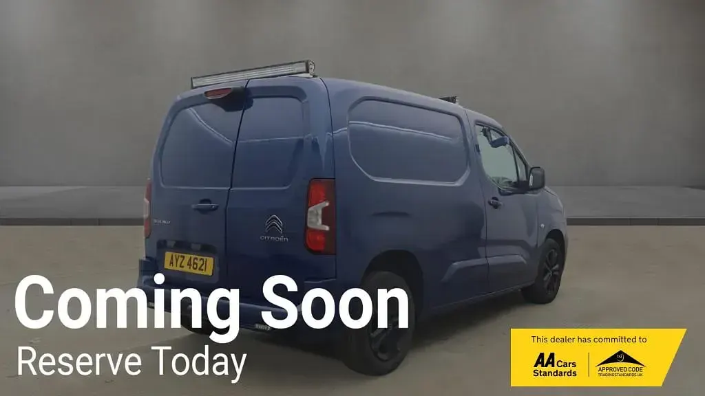 Used Citroën Berlingo Start 130 HP (95 kW) 2020 Blue MPV