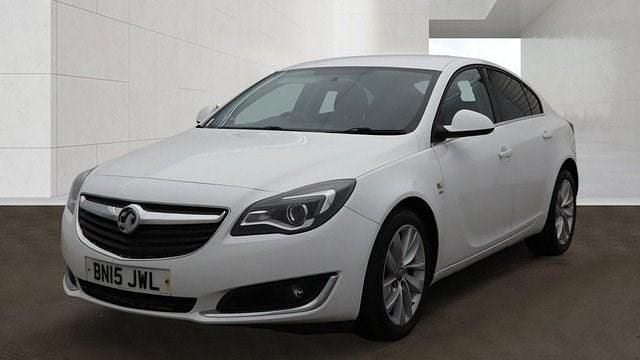 Second-hand Vauxhall Insignia SRi 163 CP (119 kW) 2015 Alb Hatchback