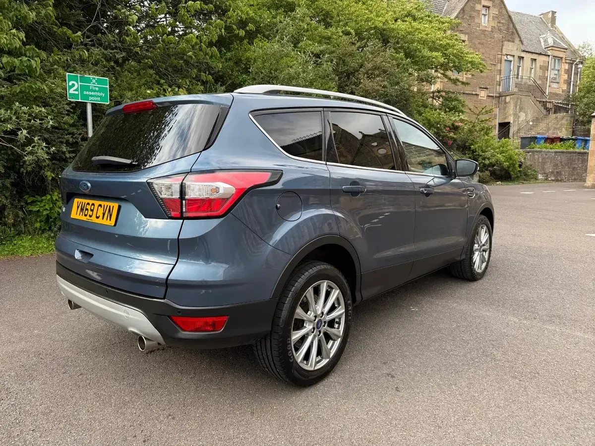 Used Ford Kuga Titanium 150 HP (110 kW) 2019 Blue SUV