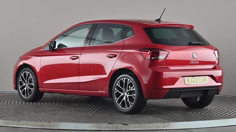 Used Seat Ibiza XCELLENCE Lux 110 HP (80 kW) 2022 Red Hatchback