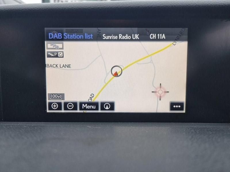 Used Lexus IS300h Luxury Line 223 HP (164 kW) 2014 Silver Sedan