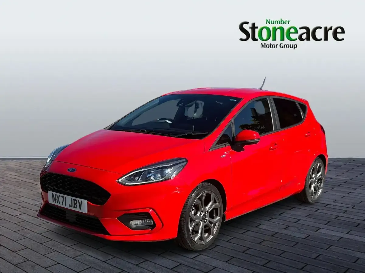 Begagnad Ford Fiesta ST-Line 125 HK (91 kW) 2021 Röd Halvkombi