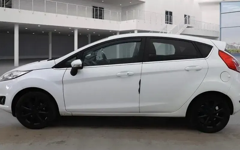 Used Ford Fiesta Titanium X 125 HP (91 kW) 2014 White Hatchback