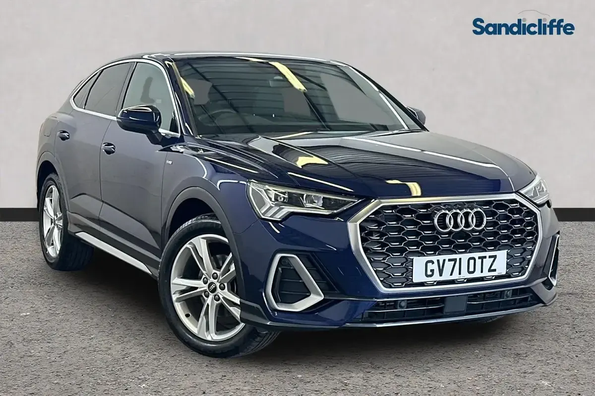 Käytetty Audi Q3 S-Line 150 HP (110 kW) 2023 Katumaasturi