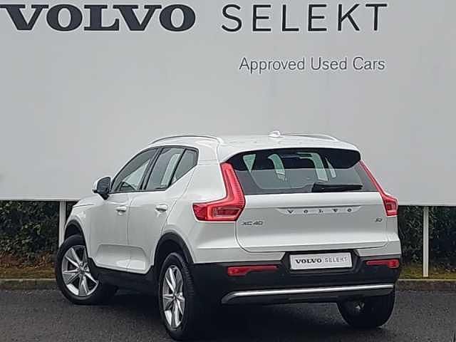 Used Volvo XC40 Core 161 HP (118 kW) 2025 SUV