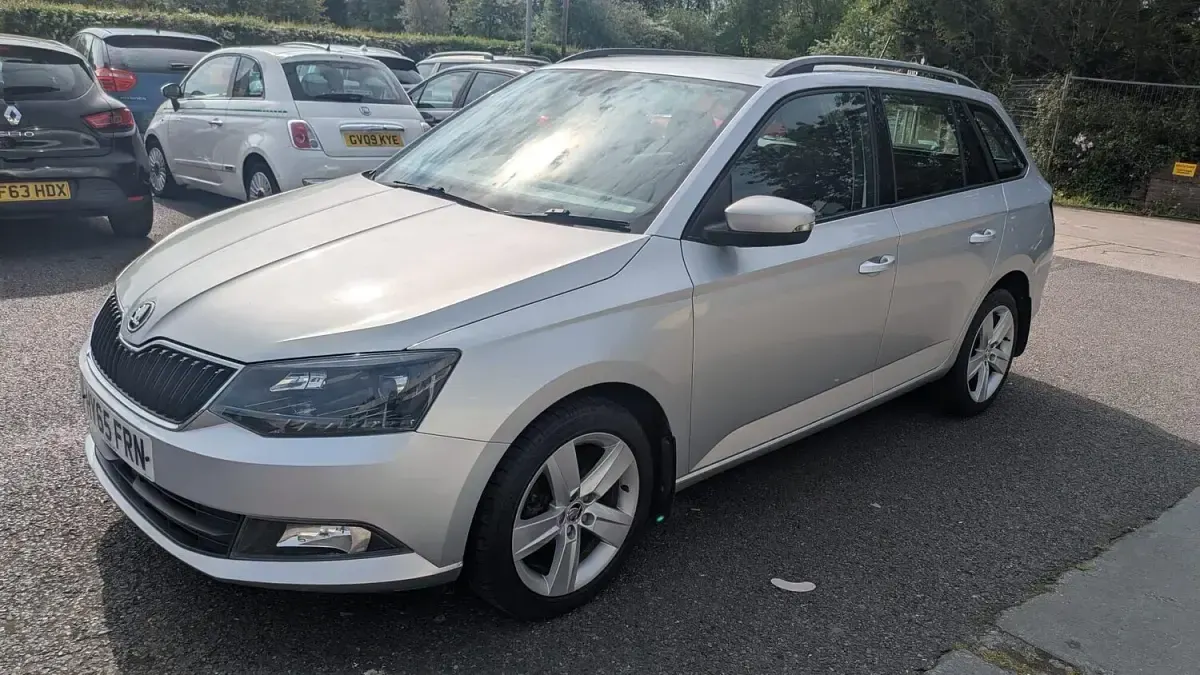 Used Skoda Fabia SE L 90 HP (66 kW) 2015 Silver Estate