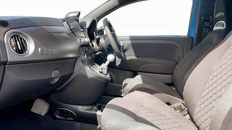 Begagnad Abarth 595 165 HK (121 kW) 2023 Blå Halvkombi