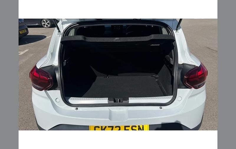 Used Dacia Sandero Comfort 90 HP (66 kW) 2022 White SUV