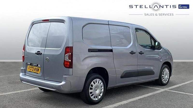 Used Vauxhall Combo Sportive 99 HP (72 kW) 2022 Grey MPV