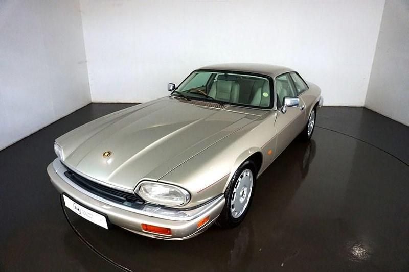 Used Jaguar XJS 233 HP (171 kW) 1996 Gold Sedan