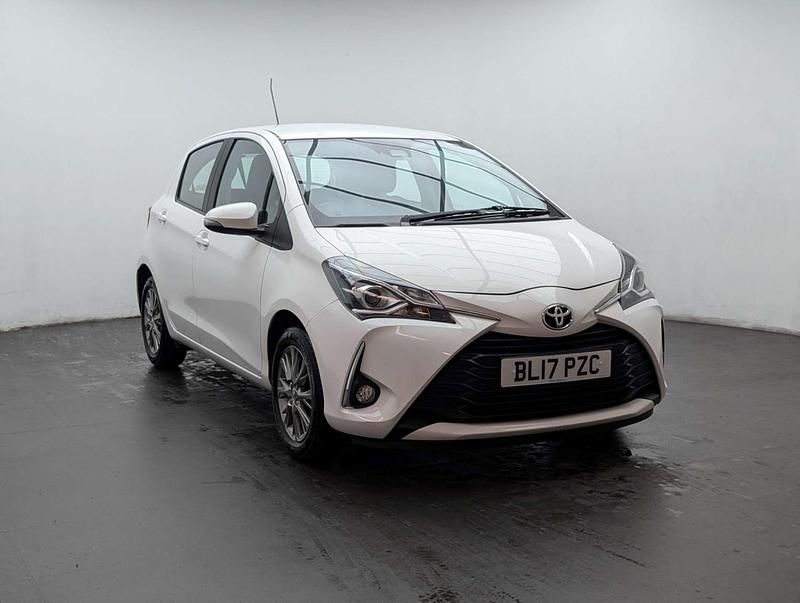 Used Toyota Yaris 2017 White Hatchback