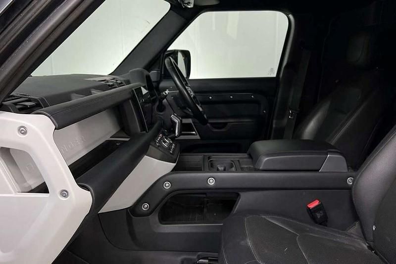 Used Land Rover Defender HSE Dynamic 296 HP (217 kW) 2023 Grey SUV