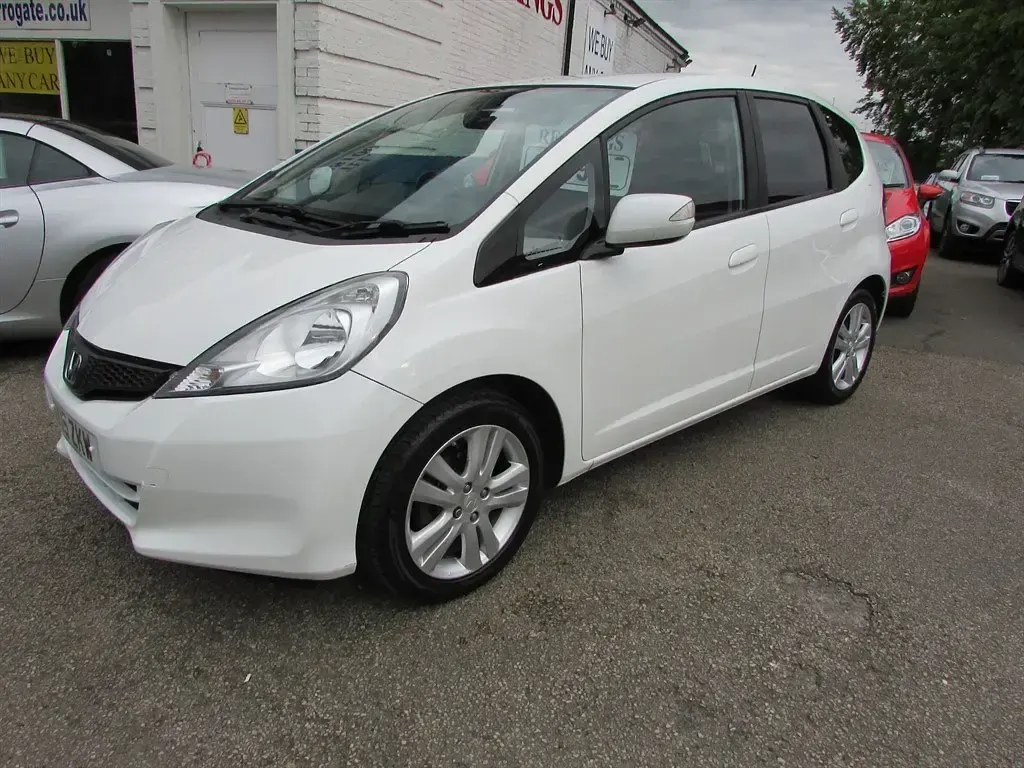 Używany Honda Jazz ES 2015 Biały Hatchback