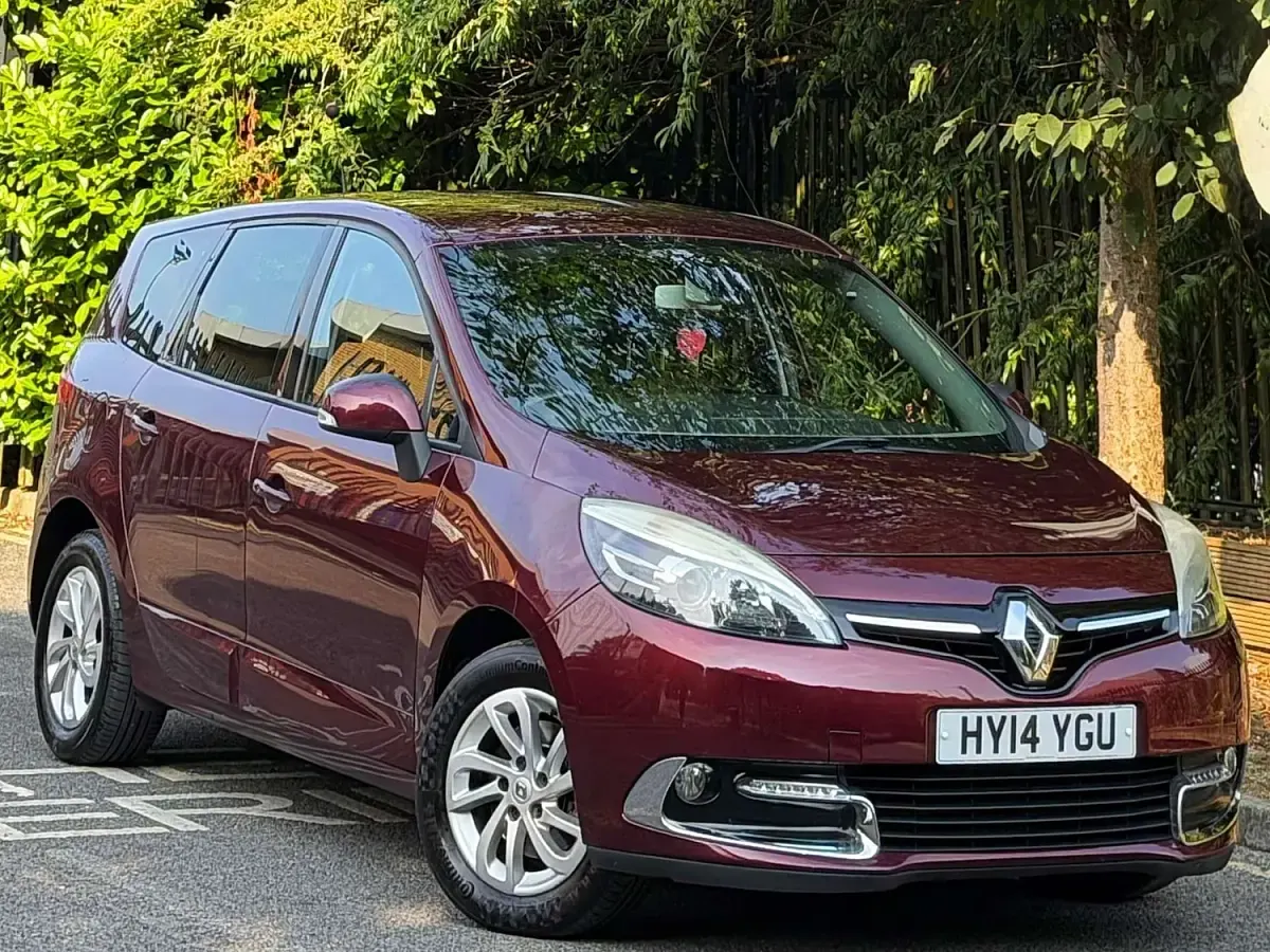 Used Renault Grand Scénic III Dynamique 110 HP (80 kW) 2014 Red MPV