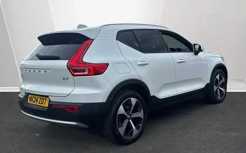 Used Volvo XC40 Core 163 HP (119 kW) 2026 SUV