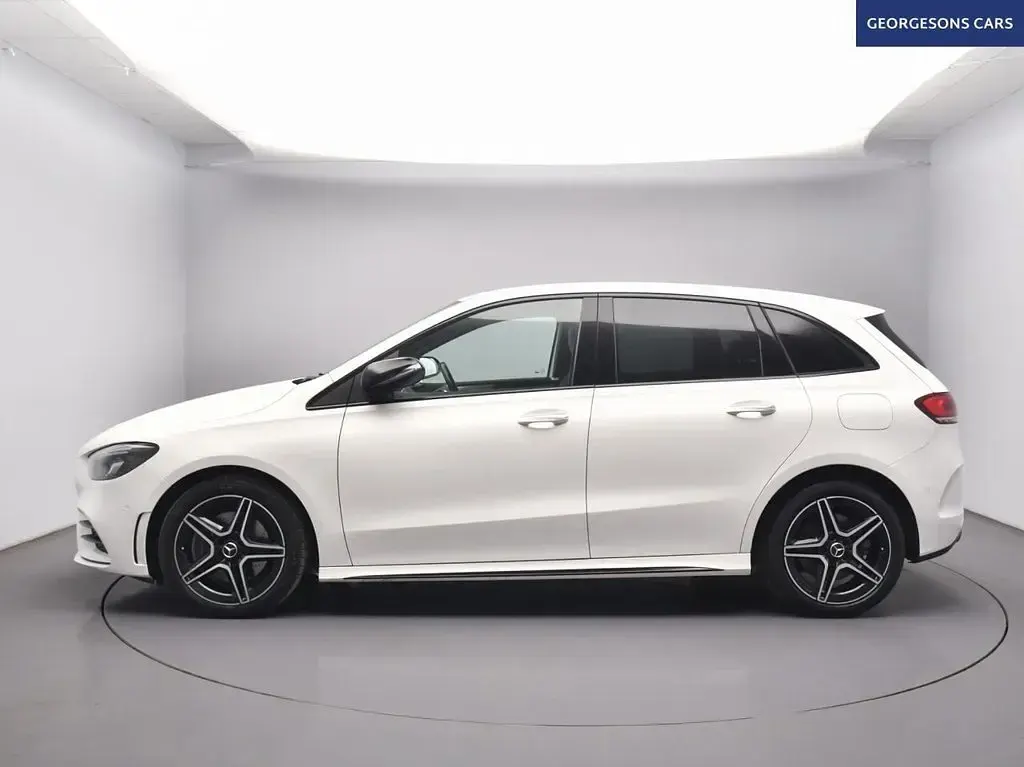 Used Mercedes B250 AMG line 109 HP (80 kW) 2022 White Hatchback