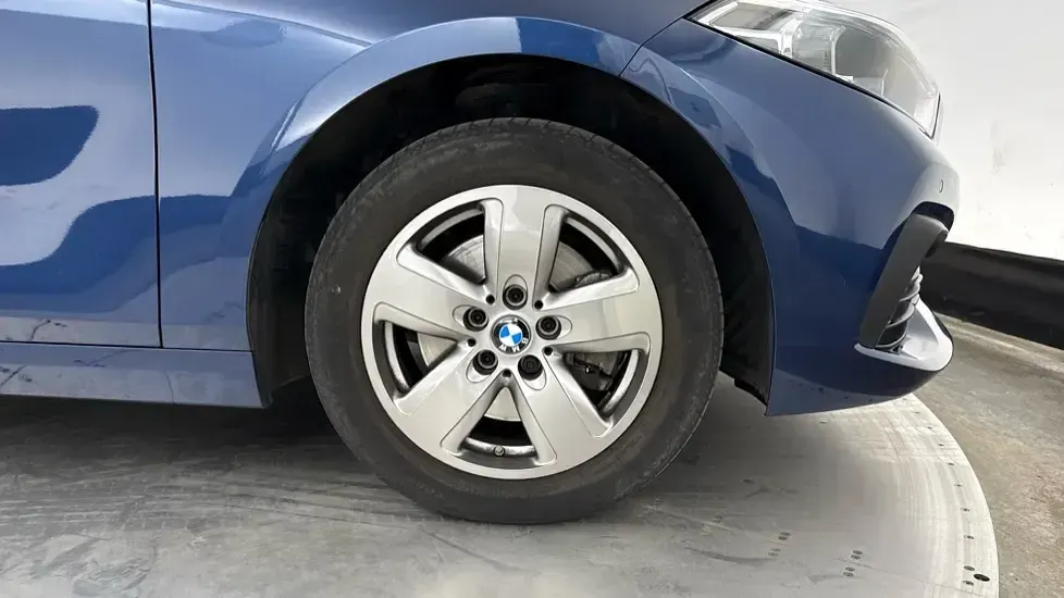 Used BMW 118 Sport Line 134 HP (98 kW) 2022 Blue Hatchback