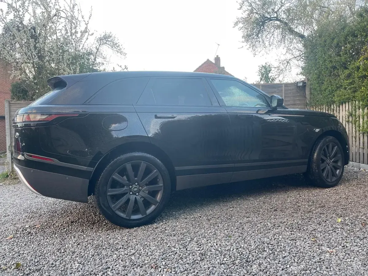 Used Land Rover Range Rover Velar HSE Dynamic 240 HP (176 kW) 2017 Black SUV