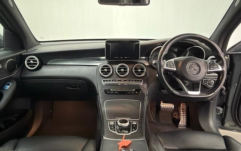 Used Mercedes GLC220 AMG Line Premium 170 HP (125 kW) 2018 Estate