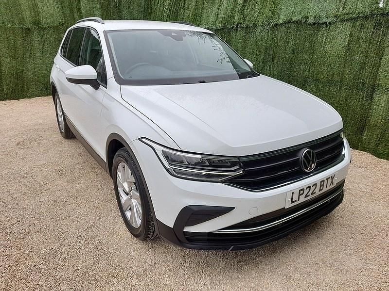 Usado VW Tiguan Life 150 HP (110 kW) 2022 Branco SUV