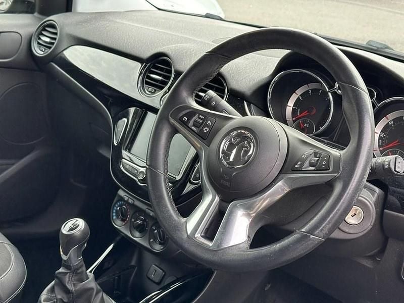 Begagnad Vauxhall Adam 70 HK (51 kW) 2018 Svart Halvkombi