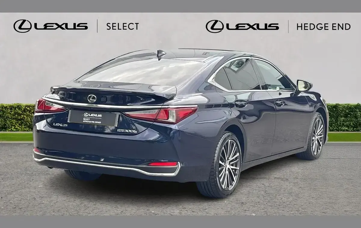 Used Lexus ES300H 214 HP (157 kW) 2023 Blue Sedan
