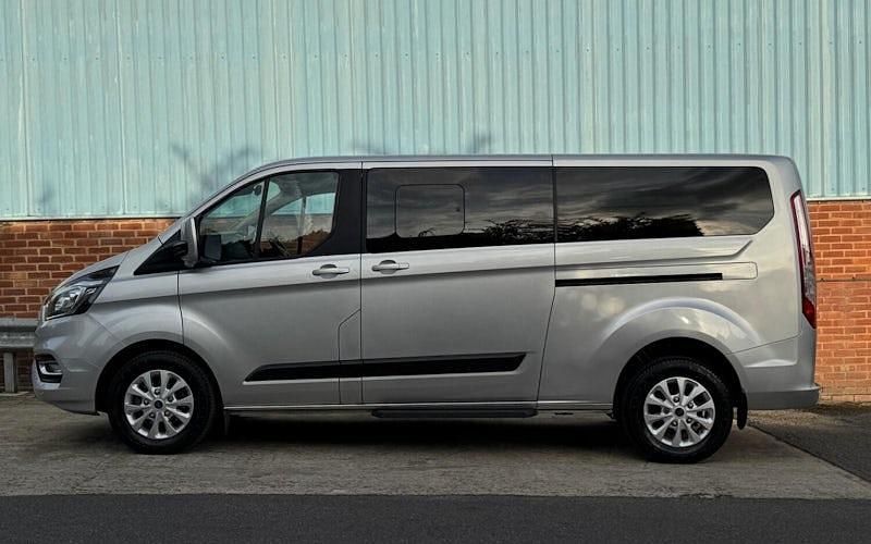 Used Ford Tourneo Zetec 131 HP (96 kW) 2023 MPV