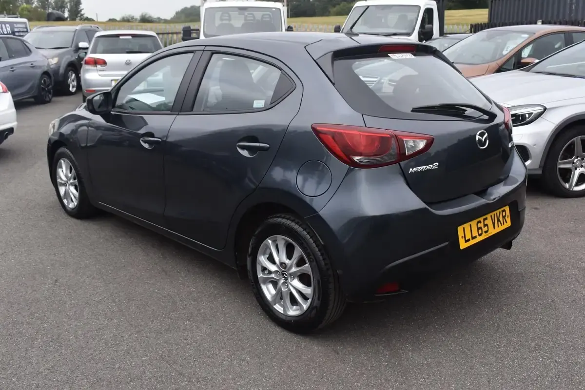 Used Mazda 2 75 HP (55 kW) 2016 Grey Hatchback