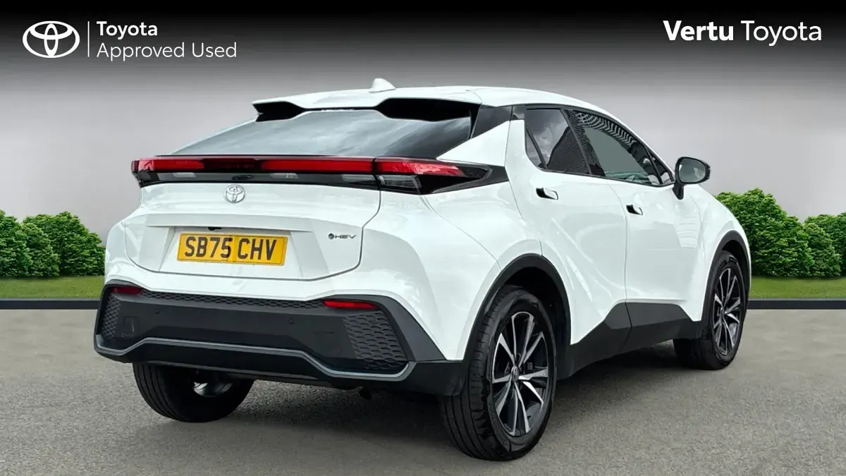 Used Toyota C-HR Design 140 HP (102 kW) 2025 Pure white (solid paint) SUV