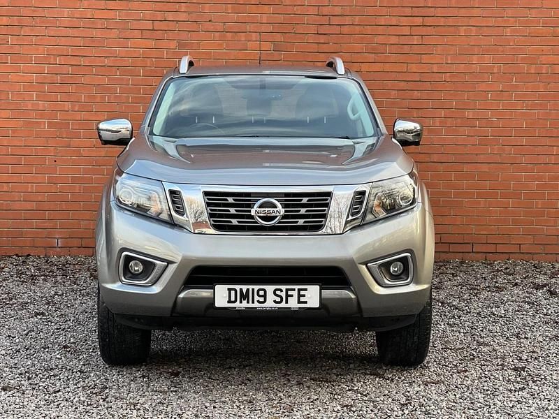 Used Nissan Navara Tekna 190 HP (139 kW) 2019 Grey Pickup