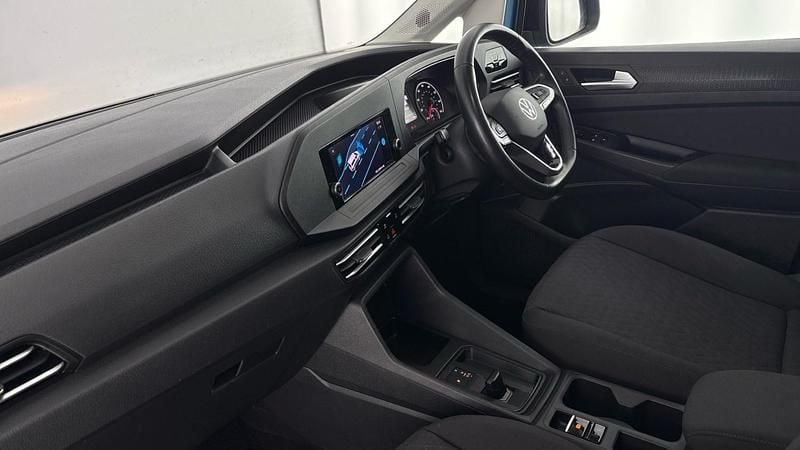 Used VW Caddy Maxi Life 122 HP (89 kW) 2023 Blue MPV