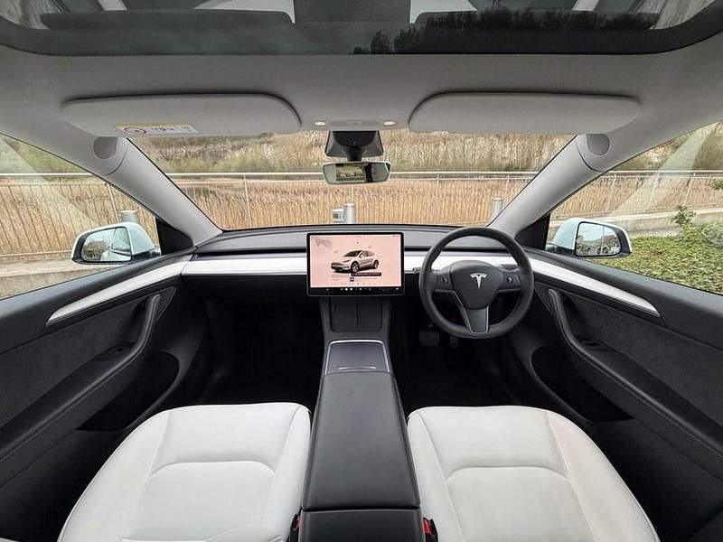 Used Tesla Model Y Long Range AWD 378 kW (514 HP) 2022 White SUV