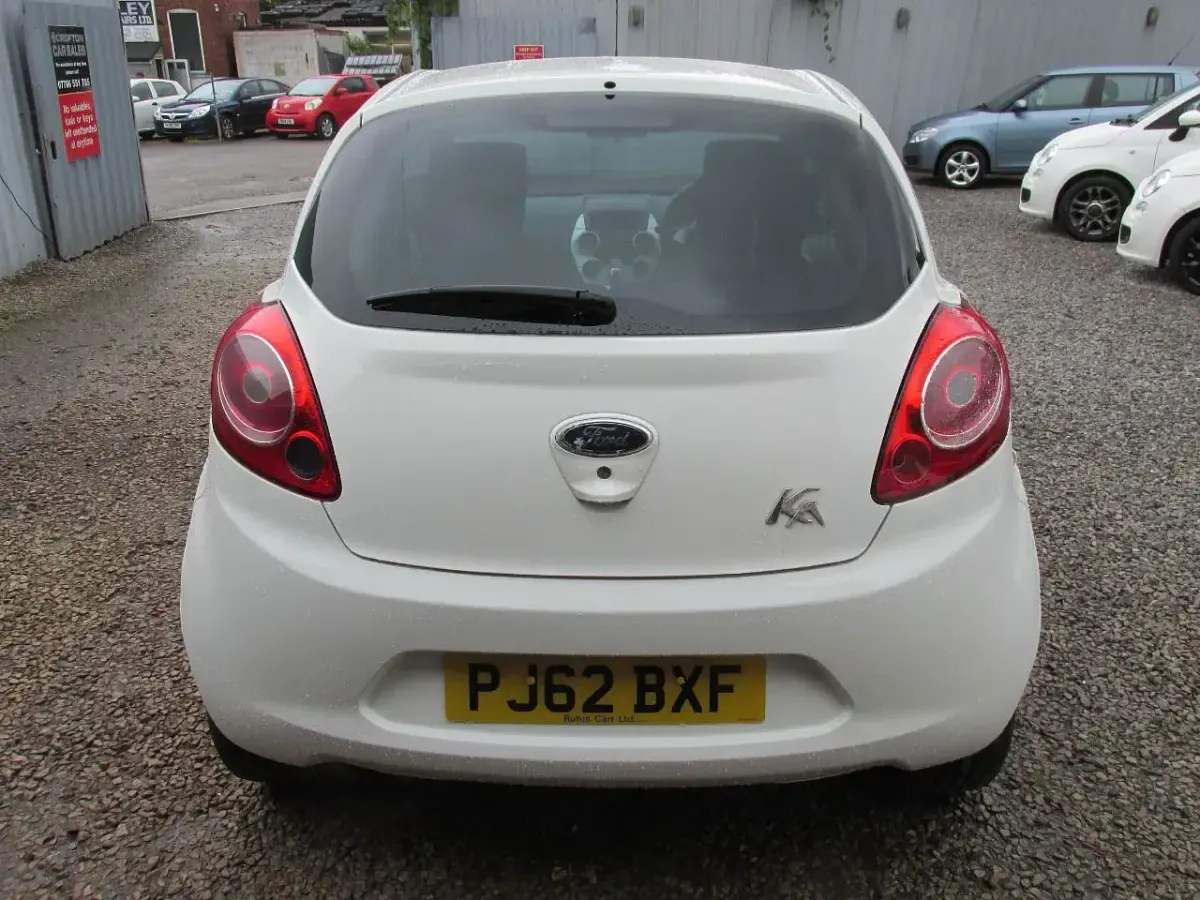 Used Ford Ka Zetec 69 HP (50 kW) 2012 White Hatchback