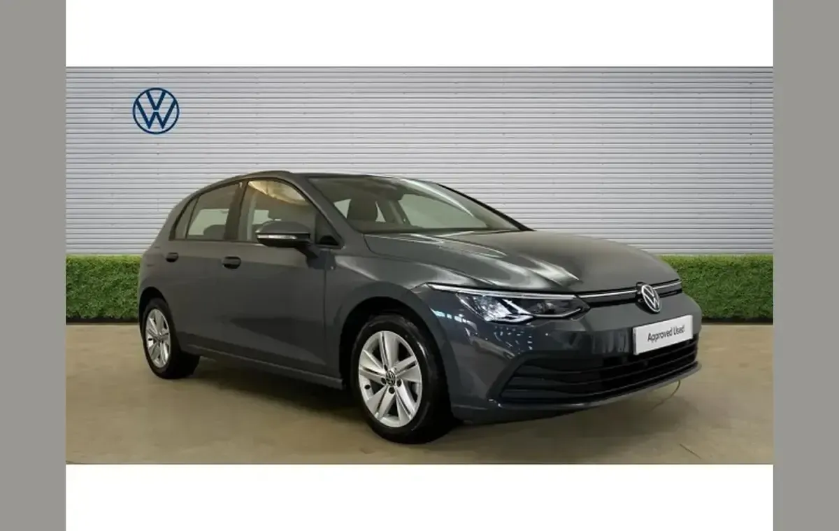Used VW Golf VIII Life 131 HP (96 kW) 2023 Hatchback